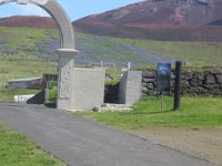 2016-06-12 16-32-42 - IMG 0177  Kirkegård. Søjlen th viser askehøjden ved udbruddet i 1973
