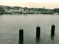 Havnen.Solofabrikken (margarine) ses til venstre. Bortset fra fiskerbådene ligger der til højre en af 'spritbådene'.